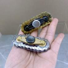 1个合金旋转齿轮 - 自行车链条设计，金属玩具，非常适合办公室使用，父亲节礼物，减压玩具 - 彩色 - 查看 4