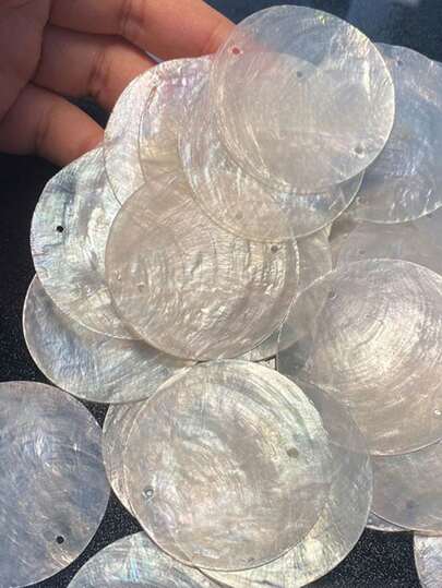 30/60/100pcs Double Hole Natural Seashell Pieces, Handmade DIY Materials, Can Be Dyed, DIY Wind Chime Parts, Home Decor, Wedding Decor, Gift Making, Lighting Decor (Natural Shells Cannot Have Identical Textures, And Minor Flaws May Exist, But They Do Not Affect Normal Use. Please Refrain From Placing Orders If You Are Concerned)