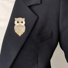 1枚猫头鹰造型休闲锌合金镶钻时尚个性化胸针，适合男士日常、工作、派对佩戴