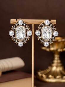 1 Pair Of Vintage-Style Rhinestone-Encrusted Geometric Square Earrings Suitable For Women's Daily Banquets, Gifts, And Prom Accessories - White - View 5