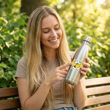 3英寸“蜜蜂坚强”趣味贴纸。励志文字乙烯基贴纸。适用于员工、经理和同事 | 完美的隔间装饰、工作搞笑礼物或激励提醒 | 防水耐用乙烯基材质，可用于笔记本电脑、水瓶、手机、行李箱、车窗等。您也可以将其粘贴在任何您想要的地方！ - 彩色 - 查看 5