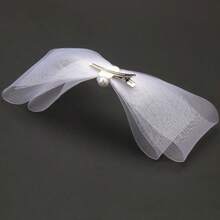 1. 蝴蝶结发夹，优雅百搭的白色新娘发饰，适合婚礼登记、婚纱照拍摄和仪式佩戴。2. 扎染蝴蝶发夹，清新花卉造型，时尚别致的女士发饰。3. 手工度假风发夹，适合户外、海滩、旅行和婚礼等场合佩戴。 - 彩色 - 查看 7