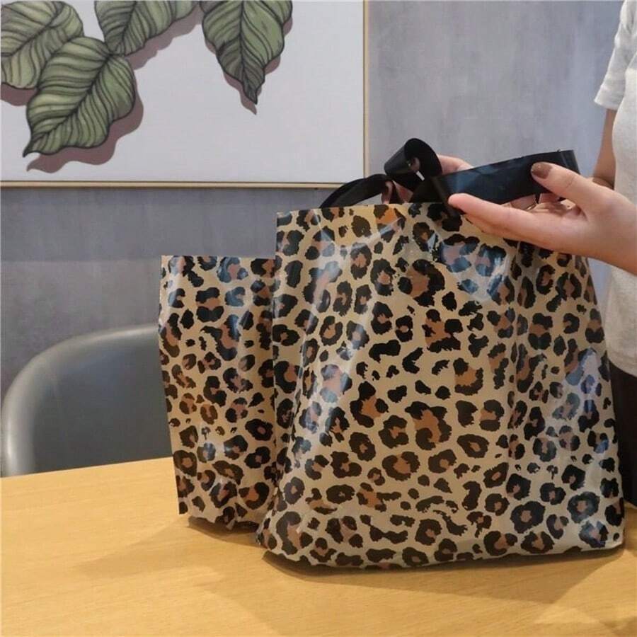 50 chiếc túi tote cỡ lớn in họa tiết da báo, túi quà tặng bằng nhựa dày dặn, túi quà tặng tiệc Valentine, kiểu dáng tối giản/dễ mang theo, dùng cho: túi mua sắm, túi quà sinh nhật, túi quà tặng tiệc tùng, thích hợp cho: Năm mới, đám cưới, Lễ Tạ ơn, Quốc khánh, Ngày của Mẹ, Ngày Nhà giáo. Bao bì hoa hồng/Túi quà/Giấy gói quà. - Nhiều màu - Xem 1