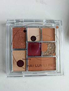 这款7色趣味眼影盘采用低饱和度的大地色系，打造精致妆容。它是一款百搭眼影盘，适合女性在派对、节日和日常生活中使用。 - 彩色 - 查看 10