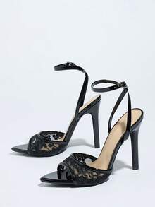 Jin Bei Qi 这款女士高跟鞋采用闪亮的3D透气网布和柔软的镜面材质，尖头设计性感细高跟，适合春夏夜店、高端派对和户外时装秀等场合。可调节踝带，黑色女士凉鞋，时尚百搭，可与连衣裙完美搭配，尽显优雅气质。 - 黑色 - 查看 9