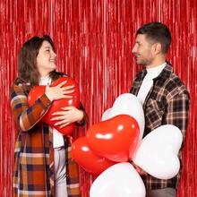 1 paquete de Telón de fondo de oropel rojo, Cortinas de flecos de 3,28 pies x 7,05 pies, Cortinas de fondo de fiesta de oropel de lámina roja para el Día de San Valentín, Fondo de foto de boda, Decoraciones de fiesta para aniversarios de boda - Rojo - Ver 6