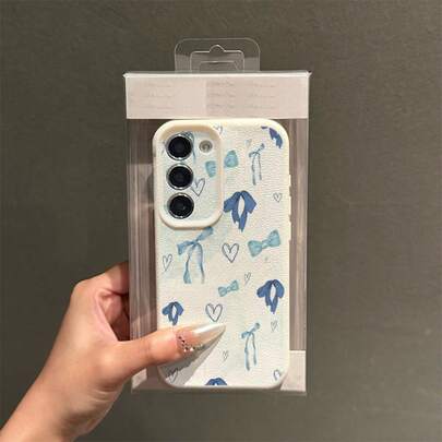 1pc TPU Material Soft Light Blue Bow Heart Pattern Fashionable Phone Case Compatible With Samsung A05s, A12, A13, A14, A14 4G, A15, A21s, A23, A25, A32, A32 5G, A34, A35, A50s, A51, A52, A53, A54, A55, A71, A72, A73, S10, S20 FE, S20 Ultra, S21 Ultra, S22, S22 Plus, S23, S24, Compatible With Redmi 10C, 12C, Note 10, 11, 12, 13, Pro Plus, Note 8, 9 Pro, Full Protective Soft Phone Cover,International Version, Not The Domestic Version