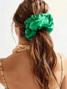 1个绿色缎面雪纺超大号发圈，适合度假旅行，可作发圈、马尾辫发带、美妆家居发饰、节日配饰 - 綠色 - 查看 1