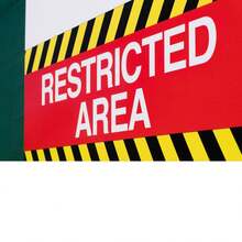 Cinta de precaución a rayas negras y amarillas YITAPE de 2 pulgadas x 59 pies, adecuada para marcado de pisos. Presenta un adhesivo fuerte, resistente a la abrasión y resistente al agua, aplicable para paredes, pisos, tuberías y equipos. - Multicolor - Ver 4