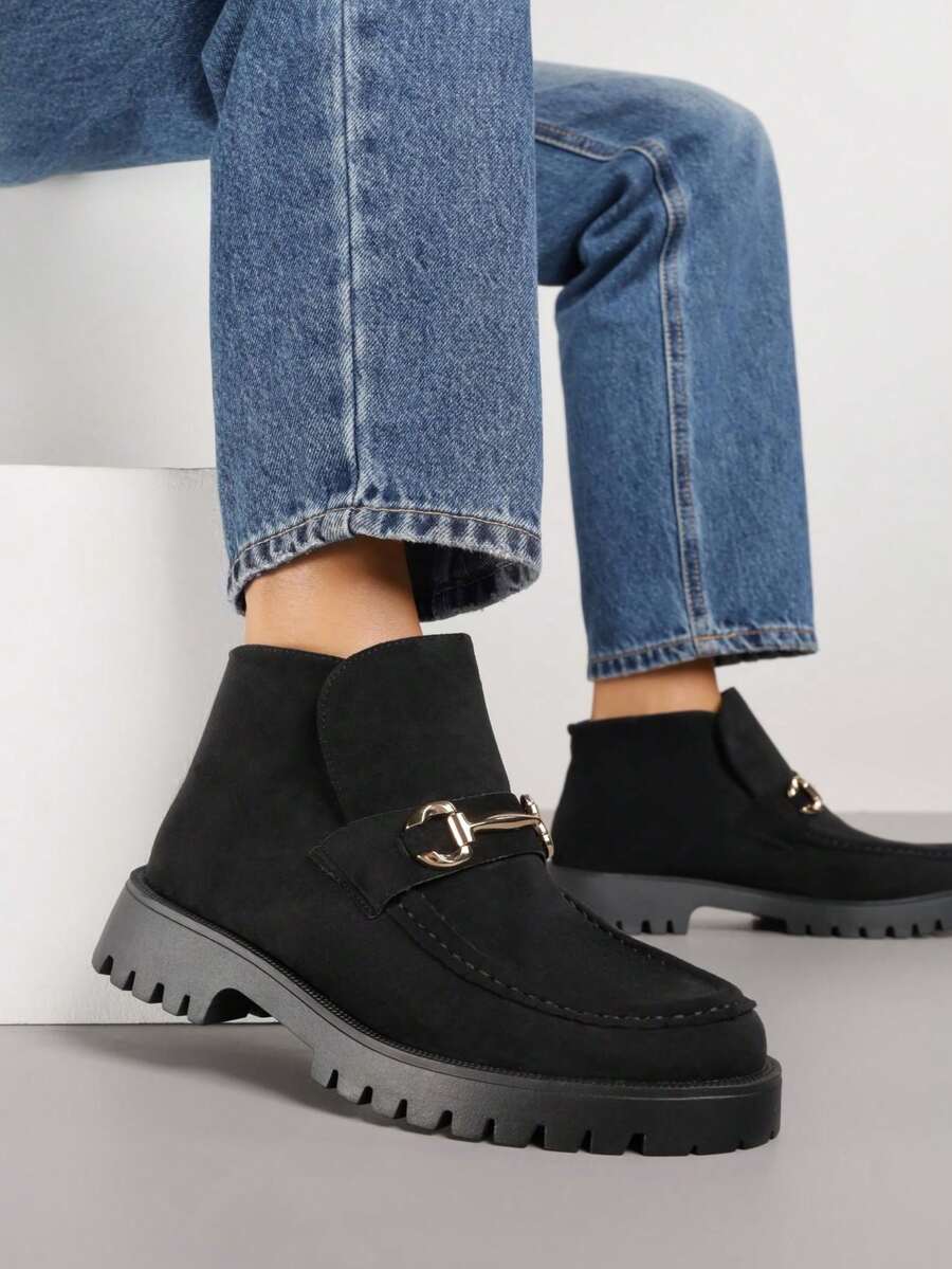 Moccasin-Style Ankle Boots With Elegant Applique - Black - View 1