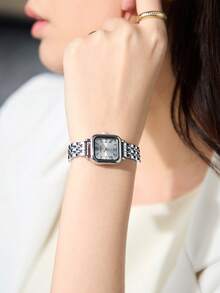 LIANDU LIANDU Montre pour femme, design carré élégant et minimaliste, cadran avec chiffres romains, bracelet en acier inoxydable amovible. Convient pour un port quotidien, cadeau d'anniversaire ou à offrir à des amis et à la famille - Argent - Voir 5