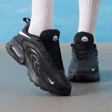 Nike 大童新款秋季运动鞋，气垫鞋，耐穿休闲运动鞋 - 黑色 - 查看 5