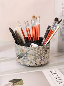 一款圆形收纳盒，可用于存放美术用品、化妆品或遥控器，可360度旋转，配有多功能笔筒和四个用于收纳桌面文具的隔层。（盒身饰有喜鹊栖枝图案——象征好运和吉祥）是传递美好祝愿的完美礼物。 - 彩色 - 查看 7
