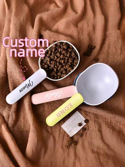 1Pc Beautiful Pet Food Spoon – Custom Name Engraved Pet Feeding Scoop With Bag Clip, New Puppy & Kitten Essential, Practical Storage Sealing Tool, Durable Pet Supplies, Perfect Gift For Dogs, Cats & Pet Lovers
