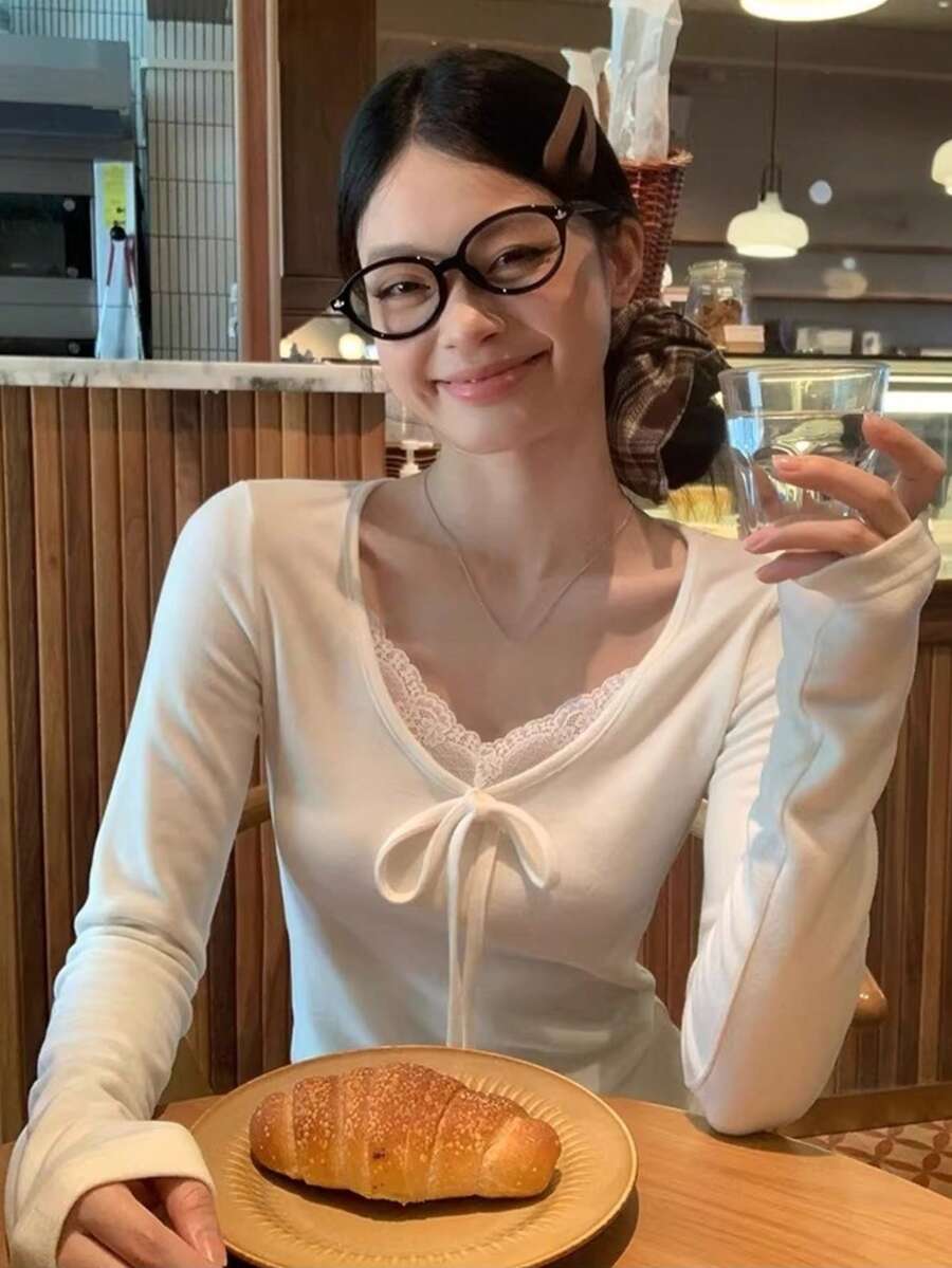 春季新款温柔蕾丝拼接蝴蝶结长袖女式衬衫，修身显瘦 - 白色 - 查看 1