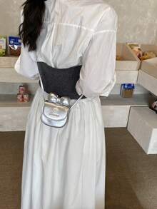 这款甜美的PU斜挎包饰有蝴蝶结，休闲时尚，小巧精致，印有爱心图案并点缀着蝴蝶结。它满足基本的收纳需求，有多种颜色可选，精致百搭，可轻松搭配任何风格。适合日常佩戴、旅行、购物和摄影，四季皆宜，也是送给青少年的绝佳礼物。斋月快乐！ - 蝴蝶結手提包 - 查看 12