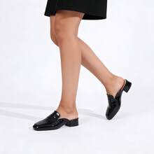 2026 Simple Classic Suitable For All Seasons,New Square Heel Open Toe Backless Slip-On Shoes,  Backless Loafers Black Slip On Flat Mules For Women,Square Toe Glossy Leather Loafers, Black Elegant Backless Flat Ladies' Casual Shoes,Slip-On Loafers, Elegant & Versatile Backless Black Flat Shoes,Elegant Versatile Backless Flat Loafers, British Style, Versatile, Lightweight, Soft Women's Flat Mules, Indoor/Outdoor Casual Comfortable Loafers, Suitable For Commuting, Shopping, Party, Wedding And Formal Occasions,Patent Leather Dress Mules Fashion Comfortable Low Heel Slip On Backless Loafers For Wedding Office Business Formal Clogs - màu nâu - Xem 2