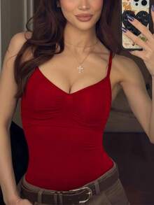 GLOpass 女士纯红色露背连体衣，无袖，方领，露背，细肩带，性感修身，弹力面料，完美适用于海滩度假、夜店派对、聚会或约会之夜 - 紅色 - 查看 1