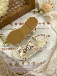 1 Pair Girls' T-Strap Flat Sandals With Floral Pattern Decor And Elastic Back Strap - Beige - View 8