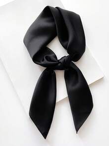 1条90厘米纯色缎面围巾，柔软优雅，适合春夏秋季佩戴，可作头巾、围巾、颈巾等，日常外出、约会、聚会、派对等场合搭配连衣裙穿着。 - 焦糖色 - 查看 21