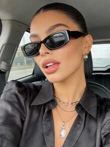 1副方形小框时尚眼镜，复古个性休闲女式眼镜，适合日常佩戴、街头摄影、度假、旅行、夏季海滩、户外及海滩旅行配饰 - 黑框灰片 - 查看 2