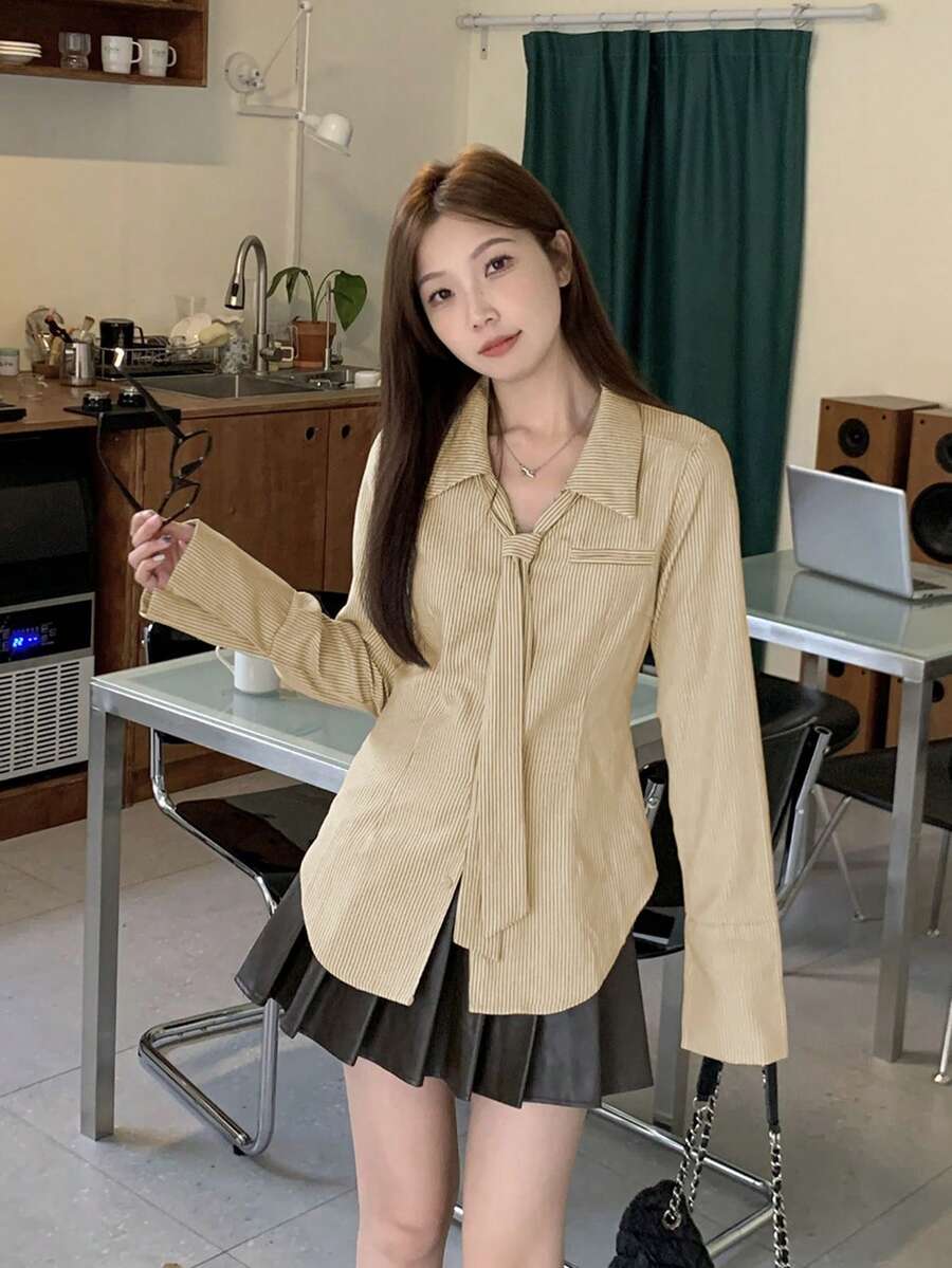 女士镜面长袖修身衬衫，学院风修身上衣 - 杏色 - 查看 1