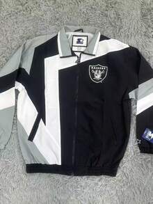 Chaqueta cortavientos vintage inspirada para hombres, con bloque y emblema de equipo retro - Chaqueta deportiva con cremallera completa y puños elásticos para estilo deportivo de los 90 - 339-02 (Impresión digital) - Ver 1