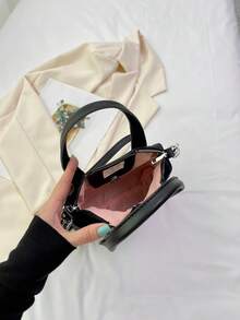 Black Shirt-Collar Design Mini Crossbody Bag, Local Delivery Bolsos Para Mujer Carteras Para Mujer, Unique Hot Girl Style Handheld Satchel, PU Fabric Long Strap Shoulder Purse, Stylish Small Square Hand Bag, Perfect For Spring Summer, Casual Daily Outfit, Everyday Essentials, Great Birthday Gift, Independence Day Celebration Bag - màu đen - Xem 5