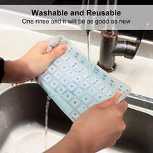 适用于 iMac 妙控无线键盘 MLA22LL/A（型号：A1644）的西班牙语和英语双语键盘保护膜，防尘硅胶材质，浅磨砂蓝色设计