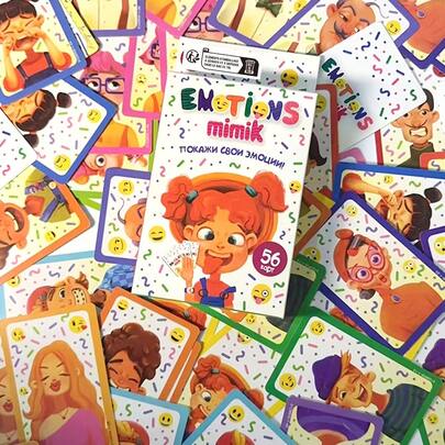 لعبة بطاقات التفاعل الروسية، مليئة بالمرح والتسلية، الهدف هو بناء الشموع وتذكر تعبيرات اللاعبين الآخرين لجمع أكبر عدد ممكن من البطاقات، لعبة مجلس للتجمعات العائلية، لعبة حفلة العطلات، سهلة التعلم، تشمل 57 بطاقة، ألوان زاهية، لعب ممتع، مناسبة للتجمعات العائلية والأنشطة العطلات، فكرة هدية عيد الميلاد، هدية عيد الحب، هدية رأس السنة، بطاقات عالية الجودة