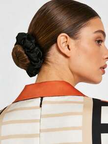 Christian Dior Black Silk Hair Scrunchies. High-Quality Silk Hair Ties. Casual, Fashionable, Minimalist Hair Scrunchies. No Trace, No Hair Damage.