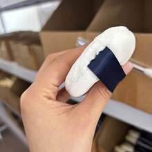 CPB 粉扑。羊毛化妆粉扑。柔软植绒化妆海绵粉扑。 - 藍白色 - 查看 3