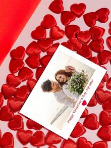 一套定制的情人节心形照片贺卡，祝您“情人节快乐”，包含可编辑照片、文字信息、可打印的详情卡、情人节纪念卡、附件卡和可编辑模板。一份送给妻子、爱人或甜心的个性化礼物，与鲜花搭配更显完美。