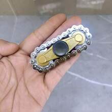 1个合金旋转齿轮 - 自行车链条设计，金属玩具，非常适合办公室使用，父亲节礼物，减压玩具 - 彩色 - 查看 5