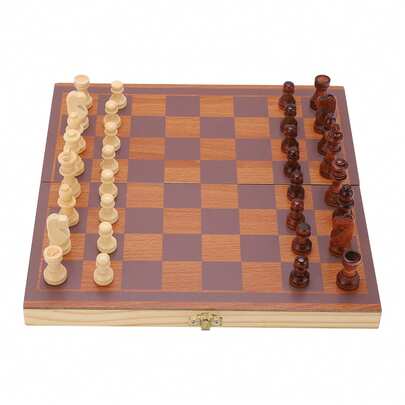 Gioco di scacchi e carte caratteristico nazionale