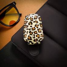 Leopard Print Eyeglasses Clip, Lightweight And Portable Car Eyeglasses Holder, Aesthetically