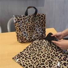50 chiếc túi tote cỡ lớn in họa tiết da báo, túi quà tặng bằng nhựa dày dặn, túi quà tặng tiệc Valentine, kiểu dáng tối giản/dễ mang theo, dùng cho: túi mua sắm, túi quà sinh nhật, túi quà tặng tiệc tùng, thích hợp cho: Năm mới, đám cưới, Lễ Tạ ơn, Quốc khánh, Ngày của Mẹ, Ngày Nhà giáo. Bao bì hoa hồng/Túi quà/Giấy gói quà. - Nhiều màu - Xem 2