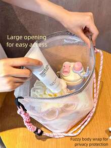 1 túi đựng đồ đa năng, tiện dụng với tay cầm hoặc dây đeo vai, thích hợp cho bơi lội, tập thể dục, đi biển và sử dụng hàng ngày. Chất liệu lưới và composite chống thấm nước, bảo vệ tốt khỏi nước bắn, dung tích đủ để đựng mỹ phẩm, đồ dùng vệ sinh cá nhân, khăn tắm, đồ bơi, v.v. - Nhiều màu - Xem 7