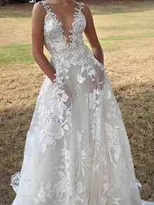 Vestido de Novia de Encaje Floral con Escote en V Profundo, Bolsillos y Cola - Blanco - Ver 4