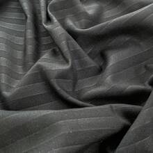 1件纯色亲肤条纹图案床笠，简约磨毛压纹工艺，360度防滑包边，亲肤面料，触感舒适，适用于卧室、客房、宿舍，适合所有年龄段和季节，防滑固定床单套装，可拆卸可水洗，享受放松裸睡，带来轻柔的肌肤触感 - 黑色 - 查看 7