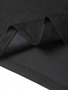 一件男士黑色圆领无袖背心，前后印有“MADNESS”字样，采用超柔软仿麂皮面料，美式街头风格，是夏季街头聚会的理想之选。 - 黑色 - 查看 9