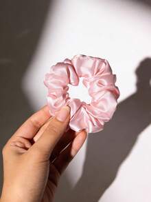 Christian Dior 1pc High Quality Silk Hair Scrunchie, Pink. Casual, Fashionable, Minimalist Hair Tie. No Trace, No Hair Damage. - Pink - View 8