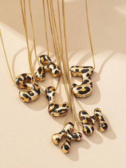 1件新款豹纹26个英文字母吊坠项链 - 女士奢华魅力首饰，适合日常和派对佩戴