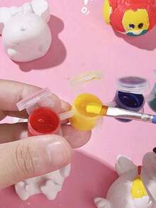 1 pieza Juguete de pintura de yeso blanco mini creativo, adecuado para pintura y creación de muñecas de yeso DIY para niños, juguete de arte y manualidades para niños (entrega aleatoria) (embalaje aleatorio) - Multicolor - Ver 2