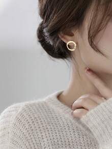 1 par de pendientes de aro geométricos asimétricos minimalistas y de moda para mujeres, adecuados para uso diario - Dorado - Ver 1