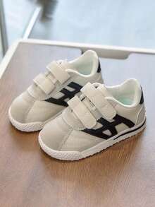 1 Pair Unisex Low-Top Sneakers, Soft Sole Non-Slip Children Running Shoes, Fashion Versatile Student Casual Shoes, Infant Toddler Shoes, Suitable For All Seasons - Black - View 2