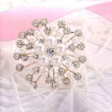 1pc Elegant Faux Pearl & Rhinestone Snowflake Brooch Pin, Anti-Slip Clothing Accessory Fastener, Sparkling Quartz Design, Durable Zinc Alloy Material, Suitable For Women's Clothing And Hats, Versatile And Elegant Brooch For All Seasons - Multicolor - View 6