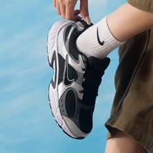 Nike 新款 V5 网面复古运动鞋，大童休闲鞋 - 黑色/灰色 - 查看 4