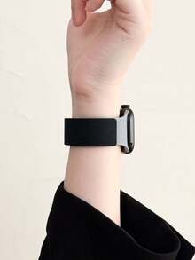 Huastonband 適用於 42mm 38mm 40mm 41mm 44mm 45mm 46mm 49mm，1件中性荔枝紋理矽膠磁吸錶帶，柔軟防汗防滑運動矽膠錶帶，適合 Series Ultra2、Ultra SE2、SE 11、10、9、8、7、6、5、4、3、2、1，送給朋友的派對、聚會、海灘、旅行禮物，中性配件，聖帕特里克節 - 黑灰色 - 查看 6