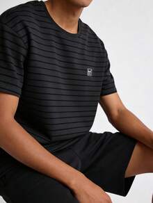 Snug League 2 件男士纯色休闲宽松简约休闲套装带口袋，圆领短袖上衣和短裤，春夏睡衣 - 黑色 - 查看 3